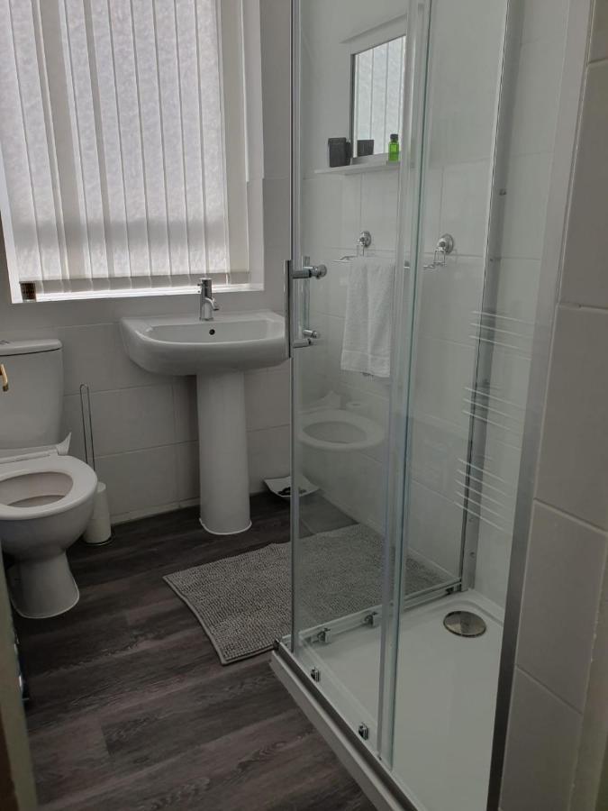 2 Bedroom Ff Apartment